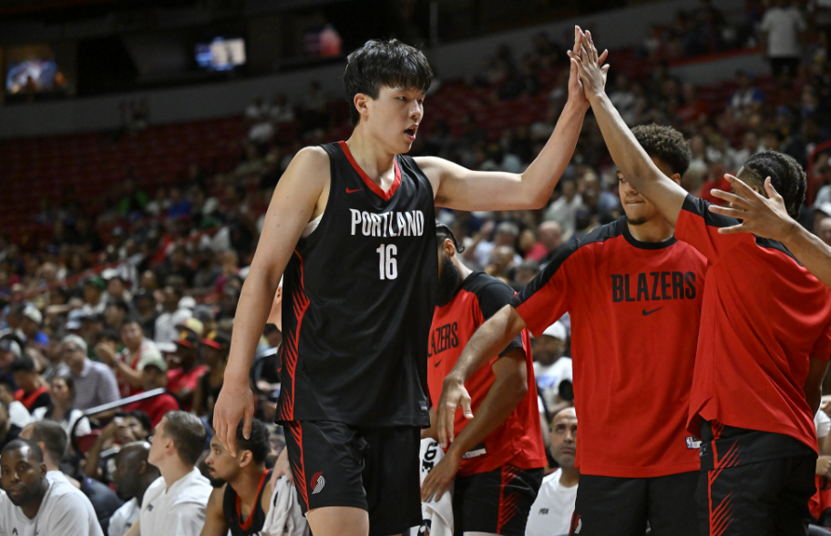 的刘传兴侧, 曾在NBA