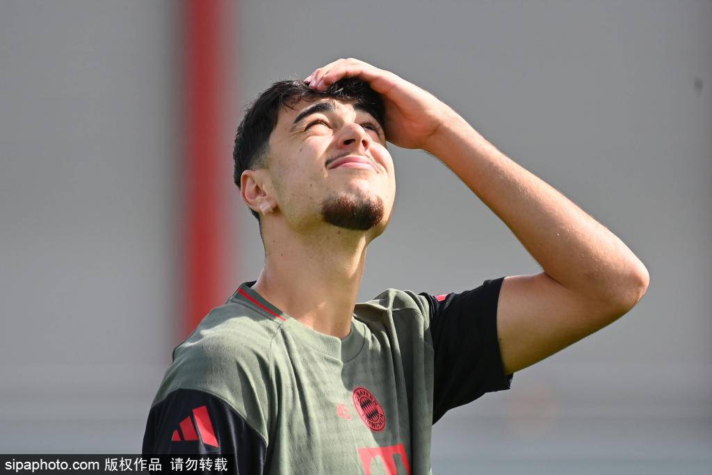 src, 尼黑的一员