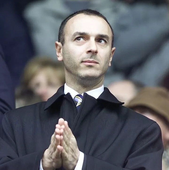 他的成功, 展战略回到